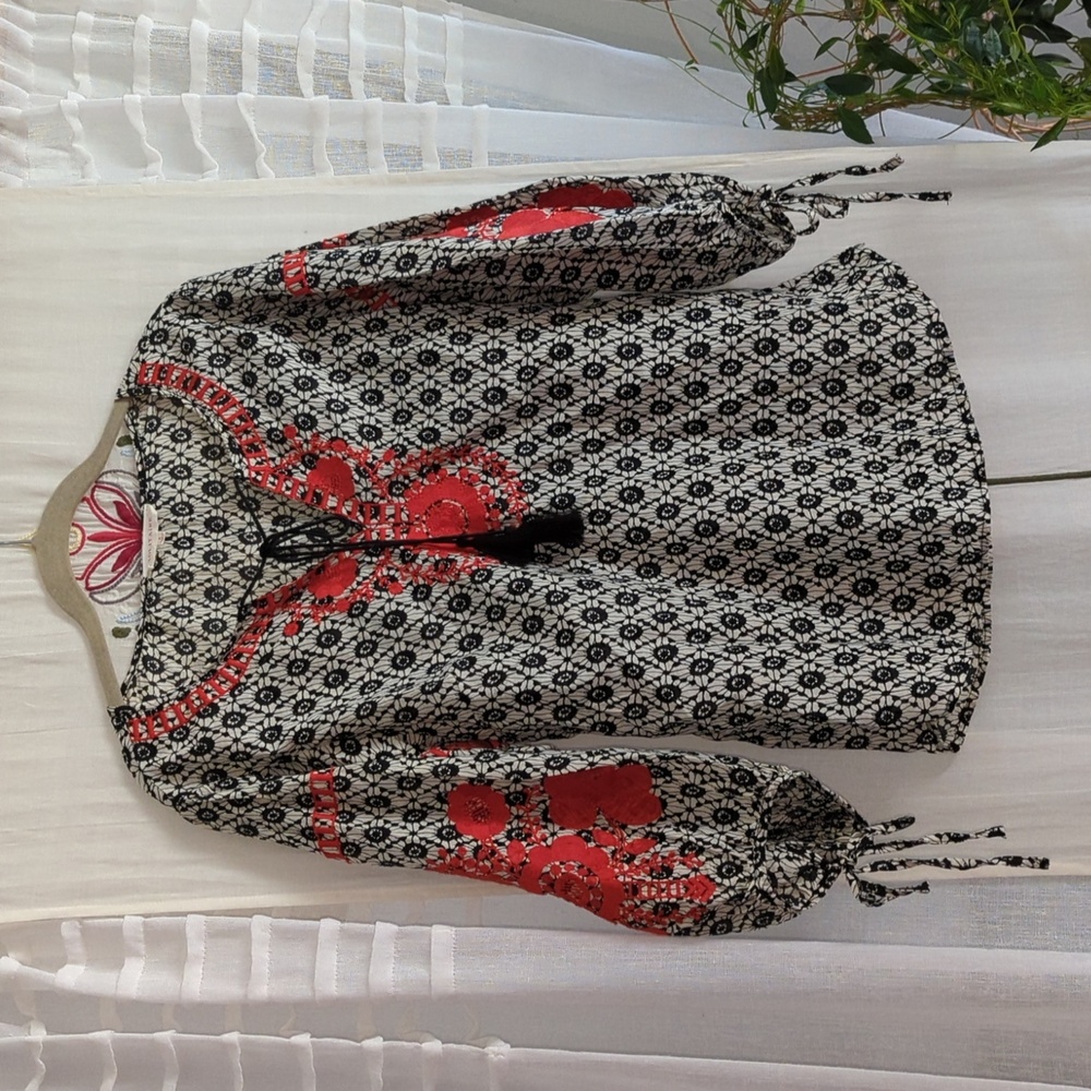 Pretty! 💯 Cotton Embroidered Tunic Blouse Boho Top Black Red White Small